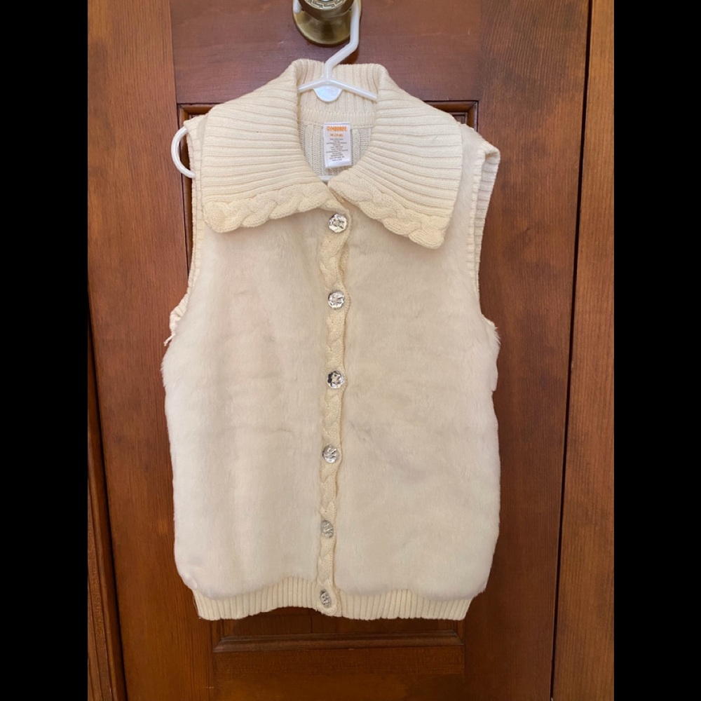 NWOT.  Gymboree Faux Fur Sweater Vest.   Girls Size M (7/8)